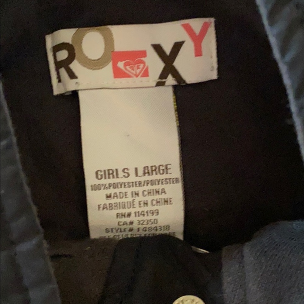 Roxy - Picture 4 of 4